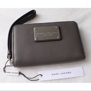 Marc Jacobs wristlet